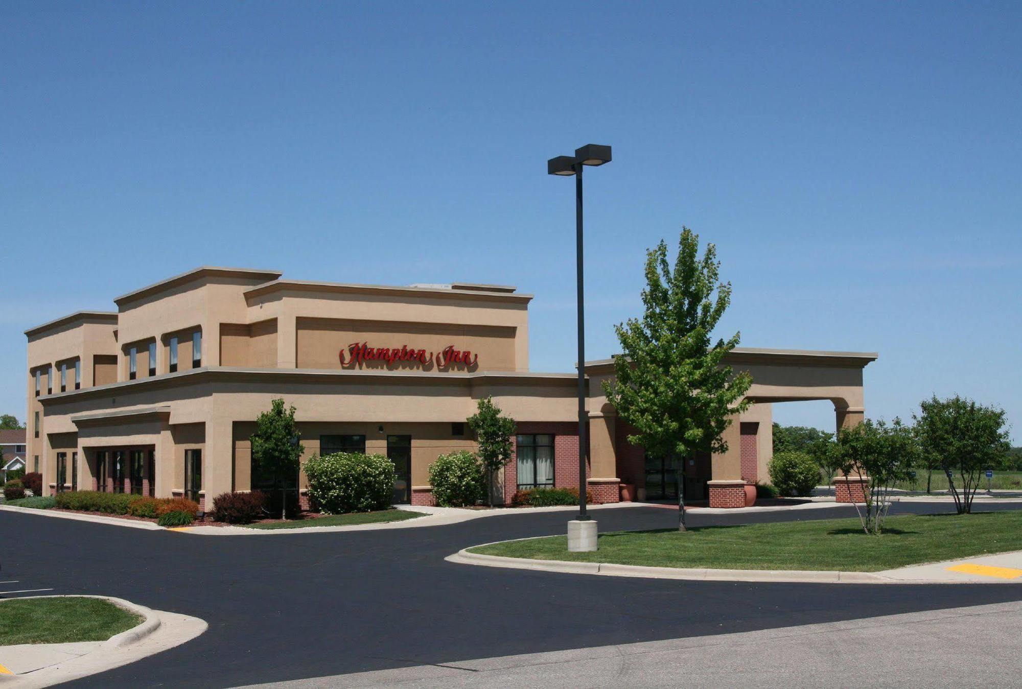 Hampton Inn Elkhorn Lake Geneva Area מראה חיצוני תמונה